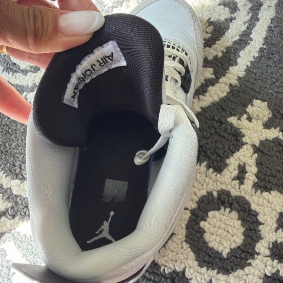 Jordan 4 Kids White and Gray Sneakers - Picture 6 of 6